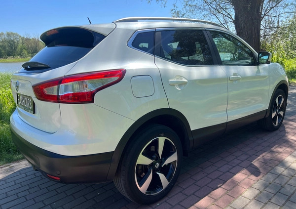 Nissan Qashqai cena 56990 przebieg: 117000, rok produkcji 2016 z Bisztynek małe 466